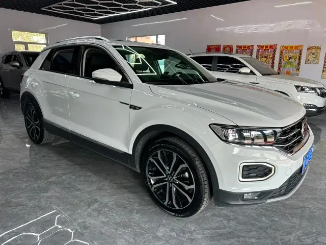 Volkswagen T-Roc — Фото автомобиля 3