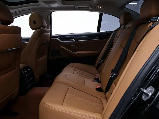 BMW 5 Series — Фото автомобиля 17