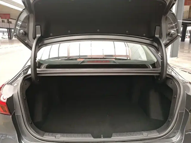 Changan Eado — Фото автомобиля 18