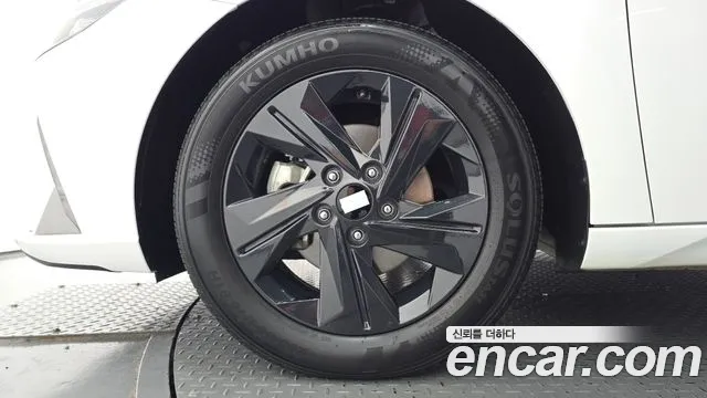 Hyundai Avante CN7 — Фото автомобиля 5