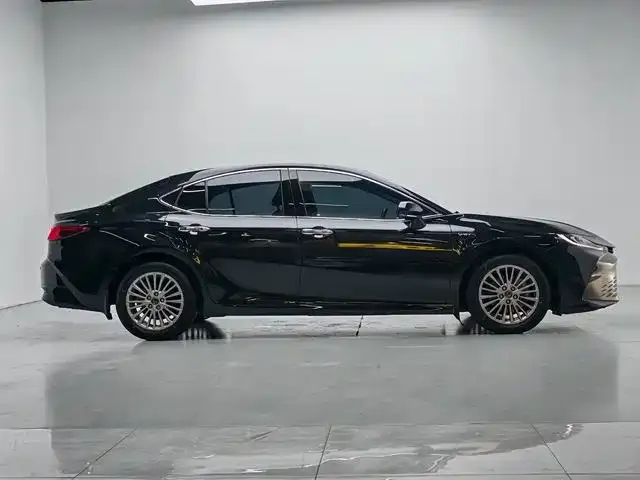 Toyota Camry — Фото автомобиля 4