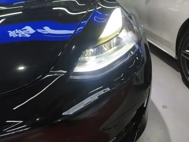 Tesla Model 3 — Фото автомобиля 23
