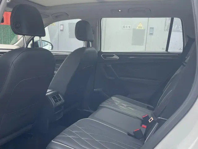 Volkswagen Tiguan L — Фото автомобиля 19