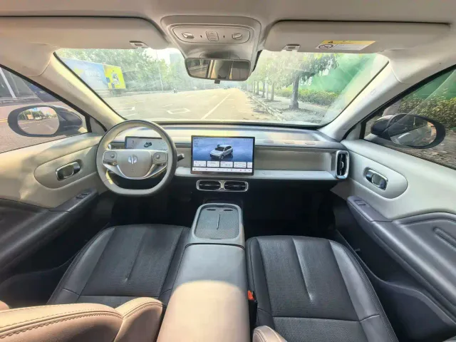 Leapmotor B10 — Фото автомобиля 7