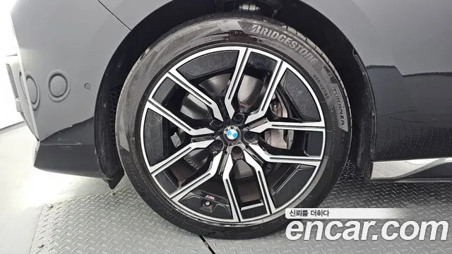 BMW 7-Series — Фото автомобиля 5