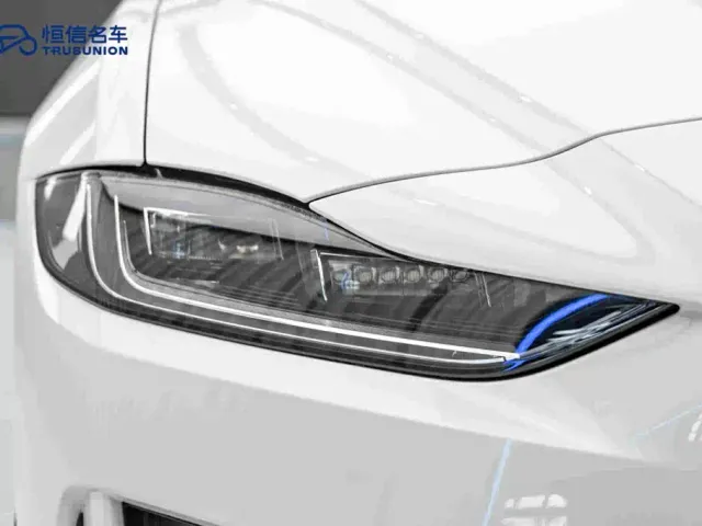 Jaguar XEL — Фото автомобиля 10