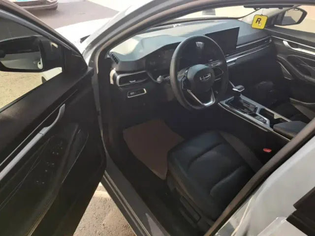 Geely Emgrand — Фото автомобиля 15