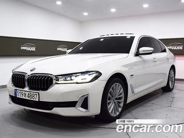 Фотография автомобиля — BMW 5 Series G30