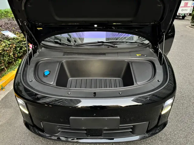 Li Auto i6 — Фото автомобиля 19