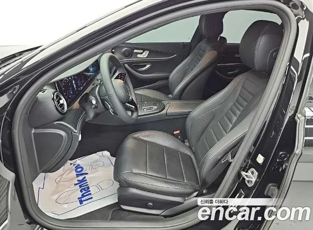Mercedes-Benz E-Class — Фото автомобиля 5