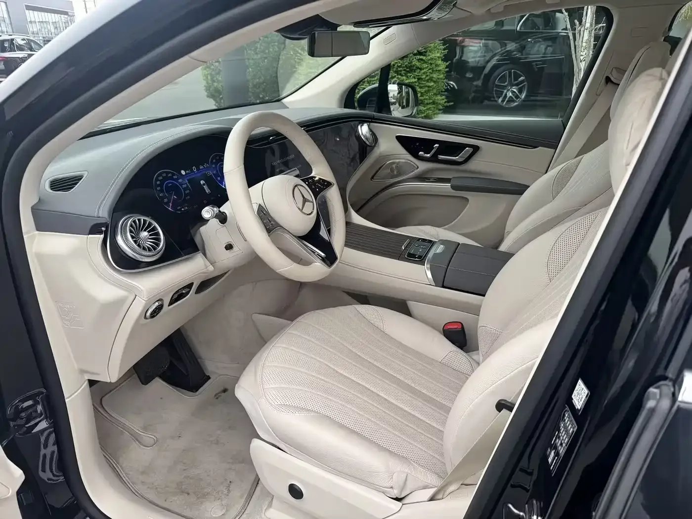 Mercedes-Benz Mercedes-Benz EQS SUV 2025 Model 500 4MATIC — Фото автомобиля 6