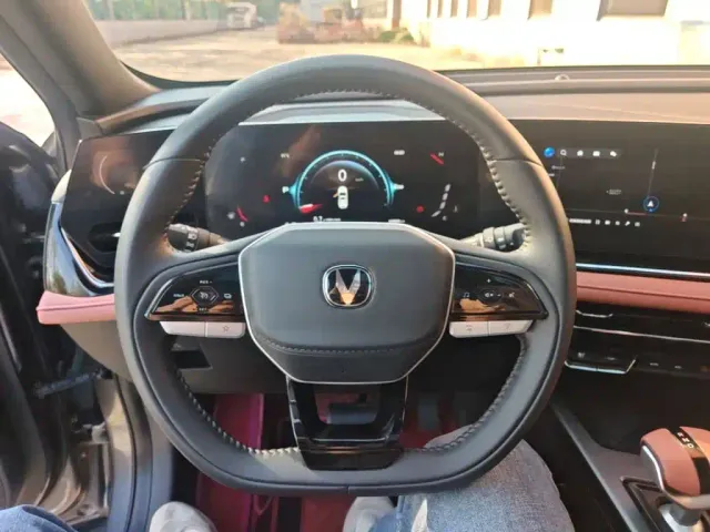 Changan X5 Plus — Фото автомобиля 10