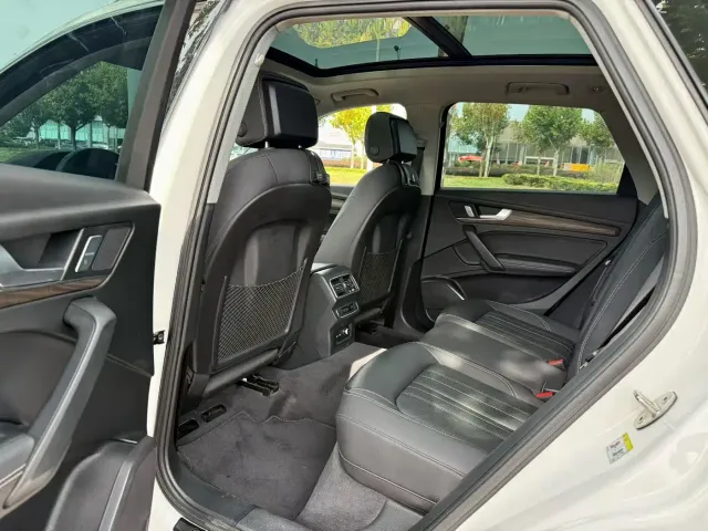 Audi Q5L — Фото автомобиля 8