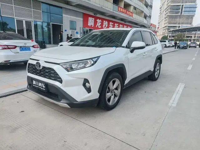 Фотография автомобиля — Toyota RAV4