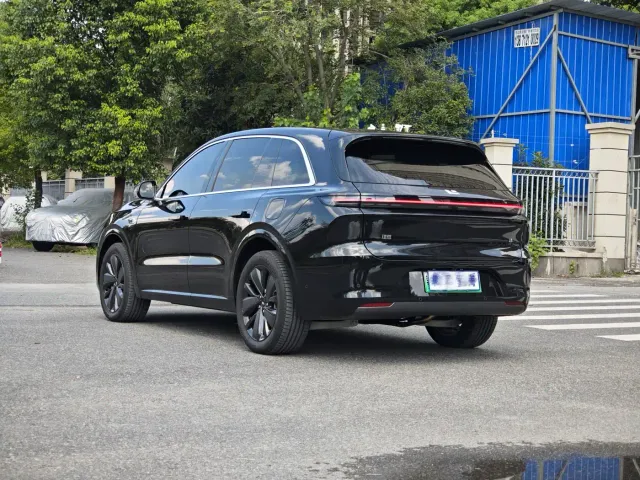 Li Auto L6 — Фото автомобиля 17
