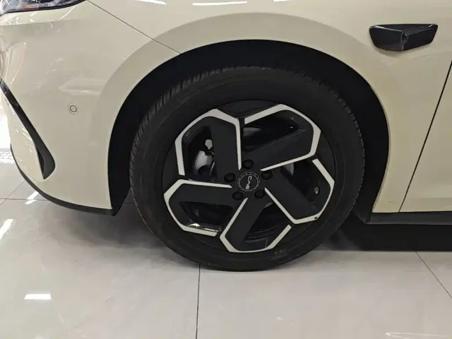 BYD Seal 06 DM-i Touring — Фото автомобиля 22