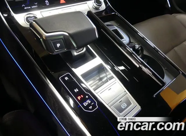 Audi A8 55 TFSI quattro Premium LWB — Фото автомобиля 9