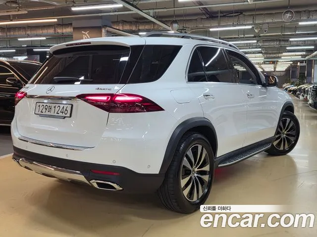 Mercedes-Benz GLE-Class — Фото автомобиля 2