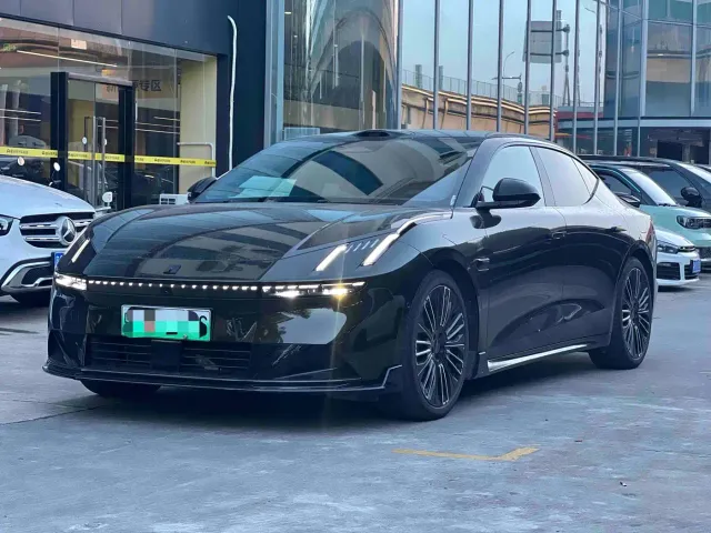 Фотография автомобиля — Lynk & Co 10 EM-P
