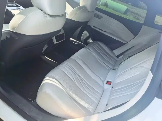 Geely Galaxy E8 — Фото автомобиля 7