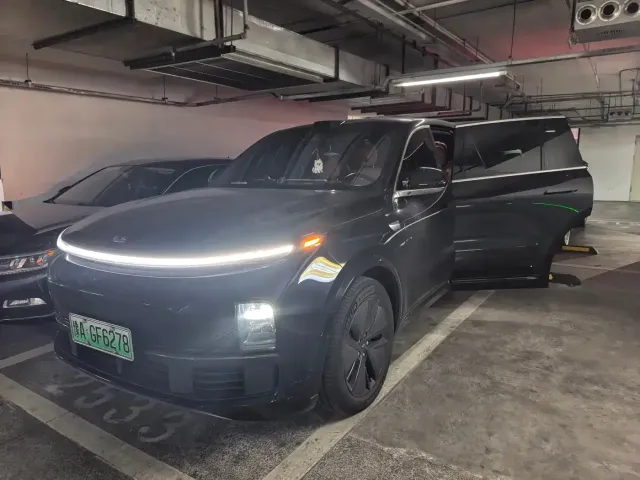 Фотография автомобиля — Li Auto L8