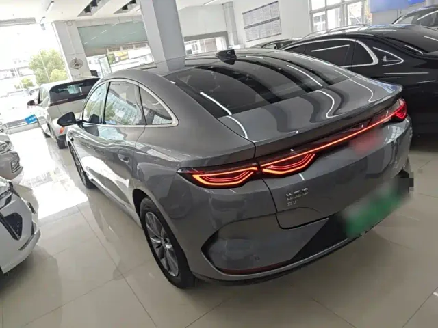 BYD Qin L — Фото автомобиля 4