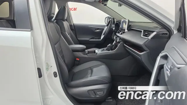 Toyota RAV4 — Фото автомобиля 11