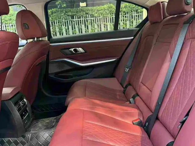 BMW 3 Series — Фото автомобиля 10