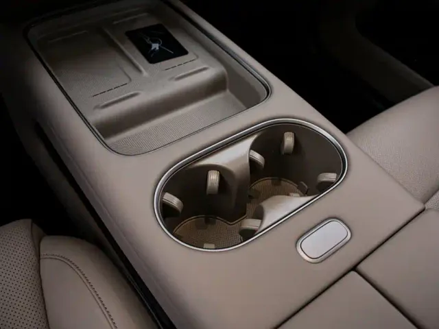 Li Auto i6 — Фото автомобиля 10