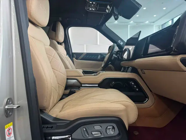 BYD FangChengBao Leopard 8 — Фото автомобиля 6