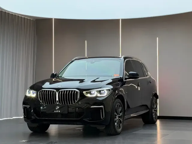 Фотография автомобиля — BMW X5