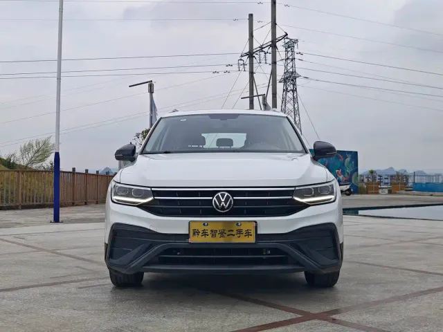 Volkswagen Tiguan L — Фото автомобиля 2