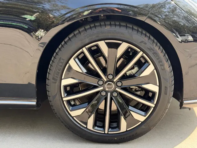 Volvo S90 — Фото автомобиля 6