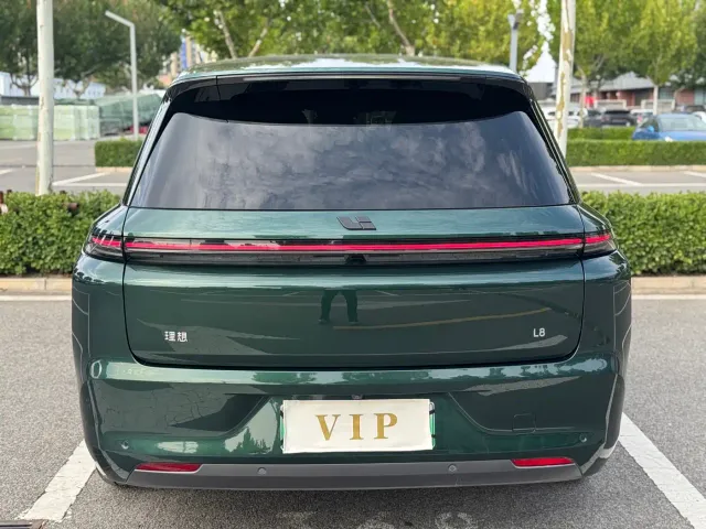 Li Auto L8 — Фото автомобиля 4