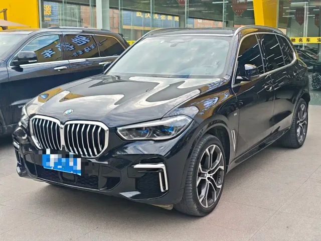 Фотография автомобиля — BMW X5
