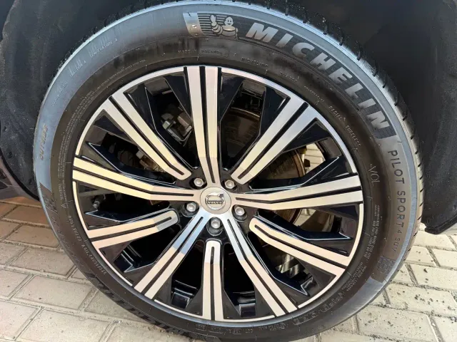 Volvo XC90 — Фото автомобиля 15