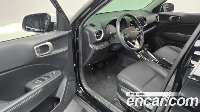 Hyundai Venue — Фото автомобиля 14