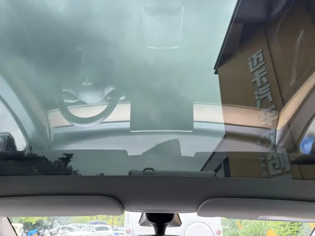 Tesla Model Y — Фото автомобиля 25