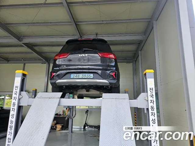 Kia Niro — Фото автомобиля 2