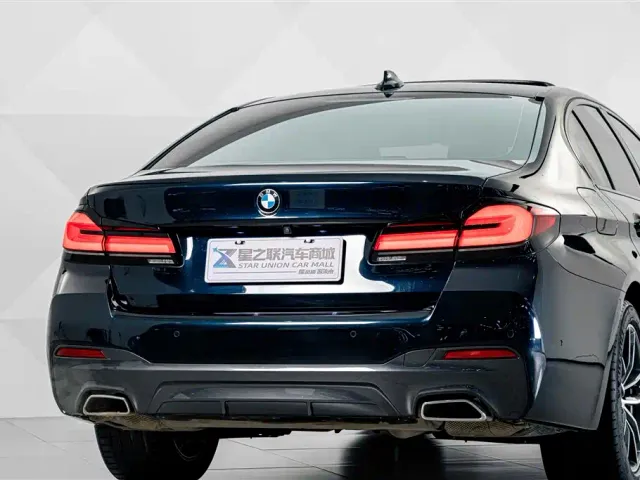 BMW 5 Series — Фото автомобиля 7