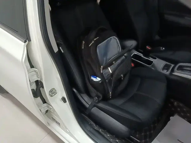 Nissan Sylphy — Фото автомобиля 24
