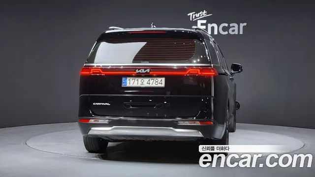 Kia Carnival 4th Gen — Фото автомобиля 4