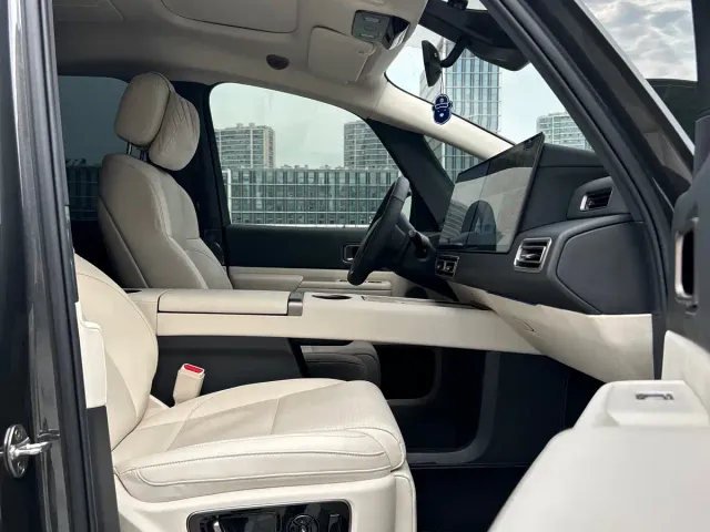 Li Auto MEGA — Фото автомобиля 10