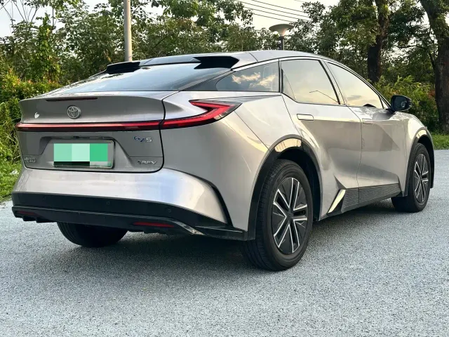 Toyota bZ5 — Фото автомобиля 4