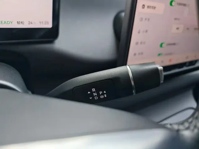 Leapmotor C10 — Фото автомобиля 13