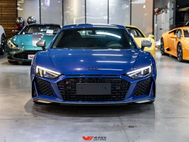 Audi R8 — Фото автомобиля 2