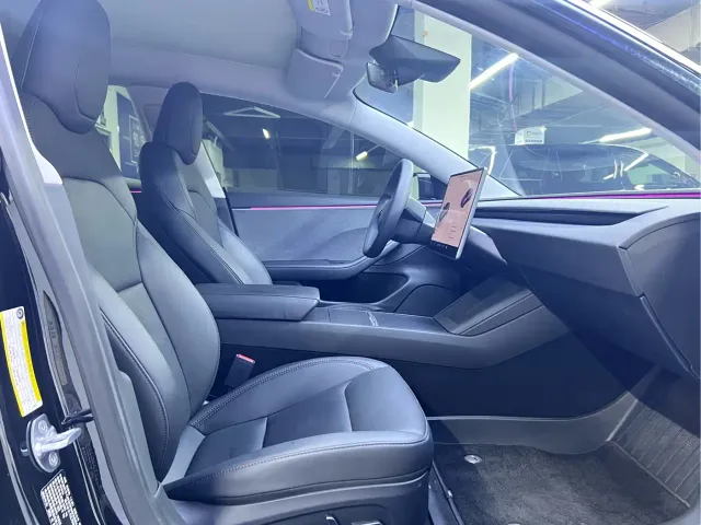 Tesla Model 3 — Фото автомобиля 4