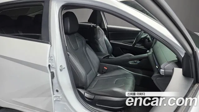 Hyundai Avante CN7 — Фото автомобиля 16