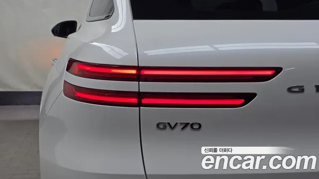 Genesis GV70 2.5T Бензин AWD — Фото автомобиля 22