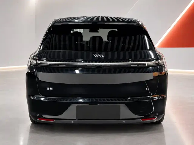 Li Auto L7 — Фото автомобиля 5
